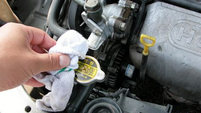 냉각수 캡을 열고 할 수 있는 것